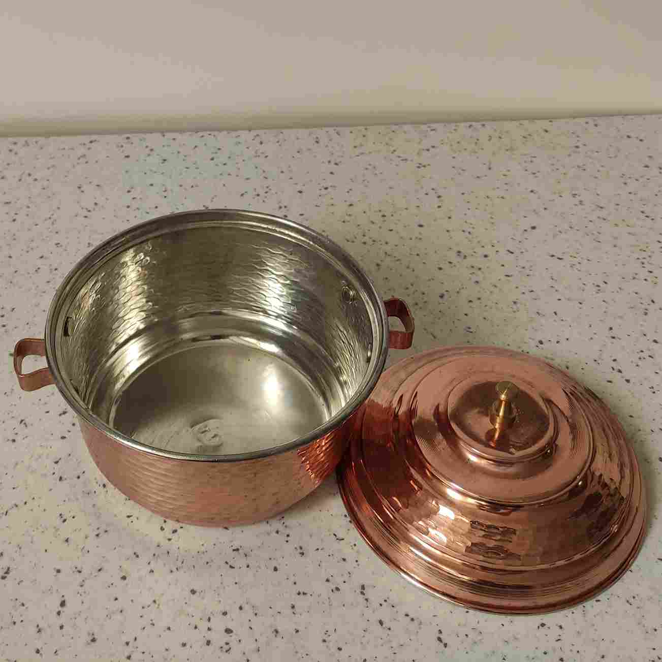 تصویر 4 از قابلمه مسی خارجی با انتقال حرارت یکنواخت و ظاهری زیبا